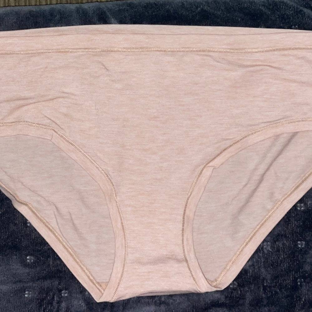 Gapbody Breathe Hipster NWT